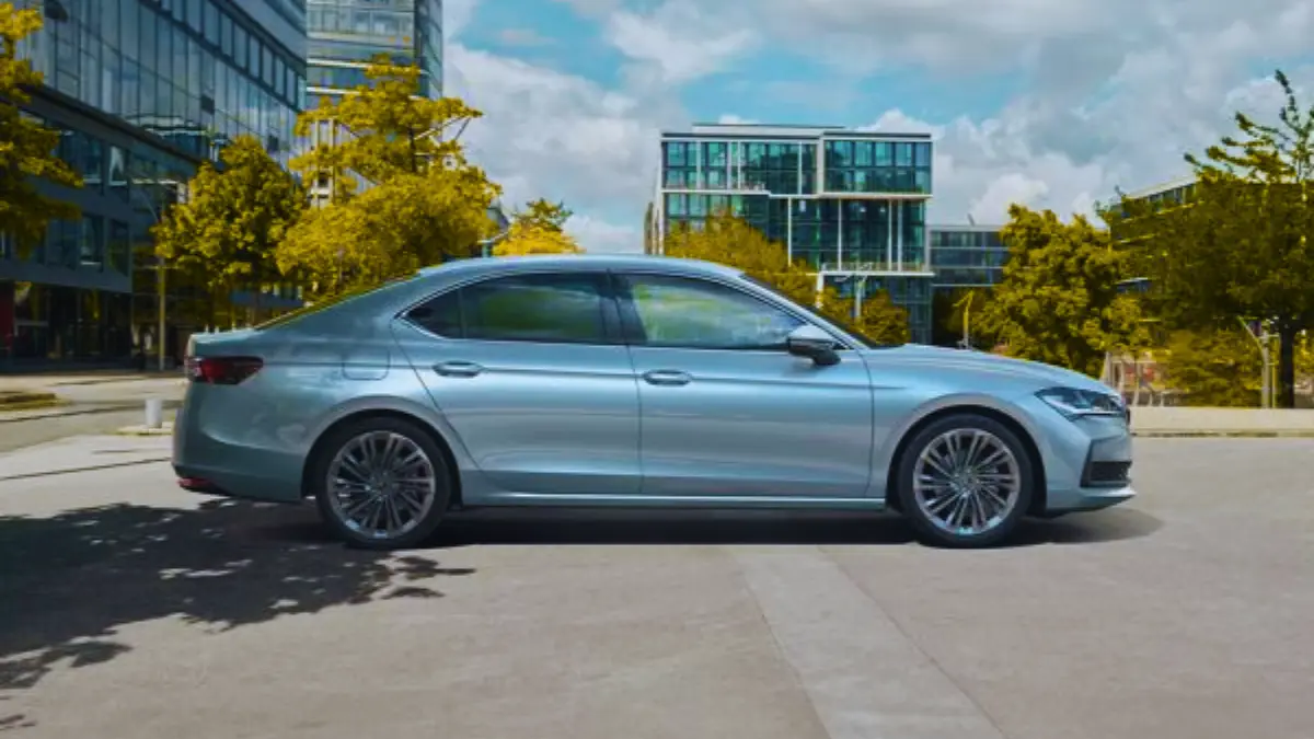 Skoda Superb 2026 Side